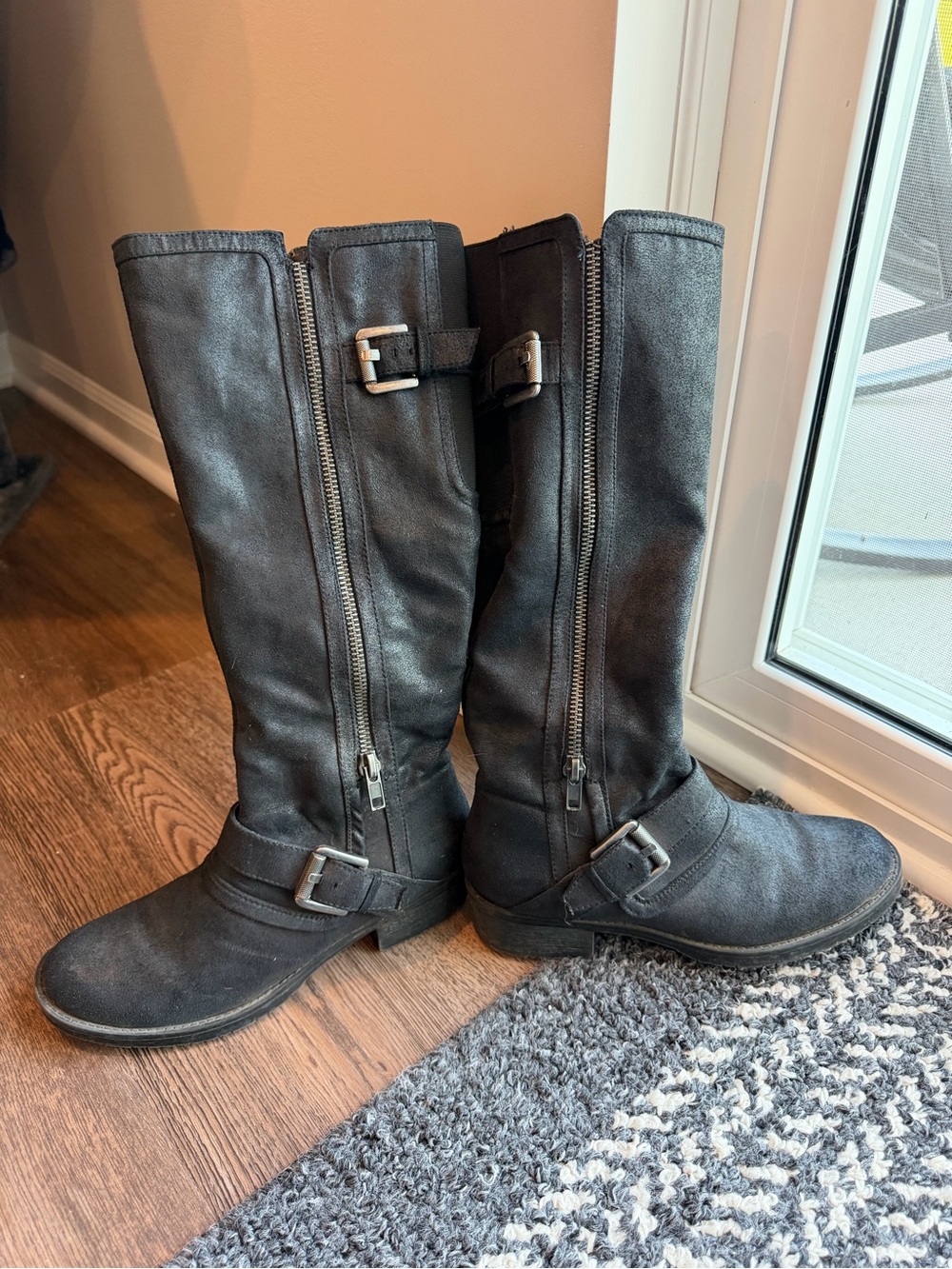 Women's Black Knee-High Buckle Zip Boots